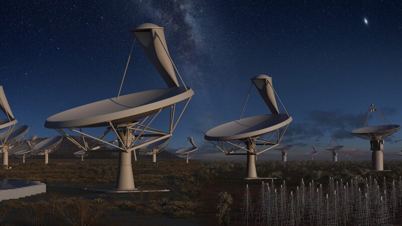 Radio telescope antennas at night in South Africa. Image: Wikimedia Commons (File:SKA antennas at night.jpg), CC BY 3.0.