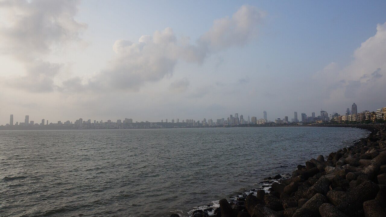Illustrative photo: Mumbai Skyline from Marine Drive (Wikimedia Commons, CC BY-SA 3.0)